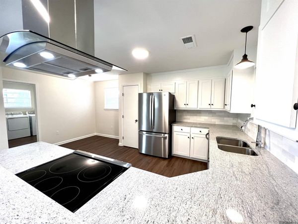 3041 Singletary Dr, Baton Rouge, LA 70809