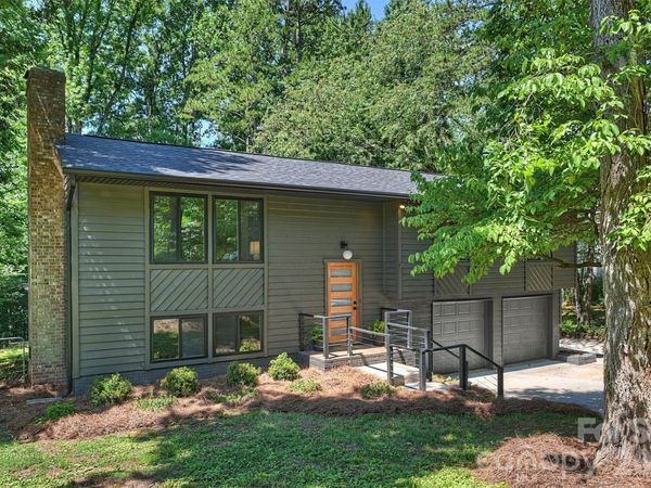 7323 Rollingridge Drive , Charlotte, NC 28211
