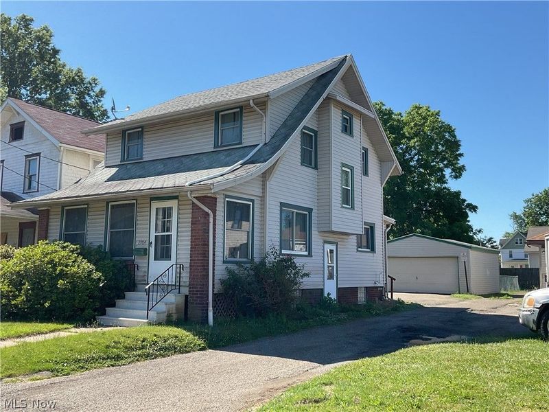 2704 8th Street NW, Canton, OH 44708 Photo 3
