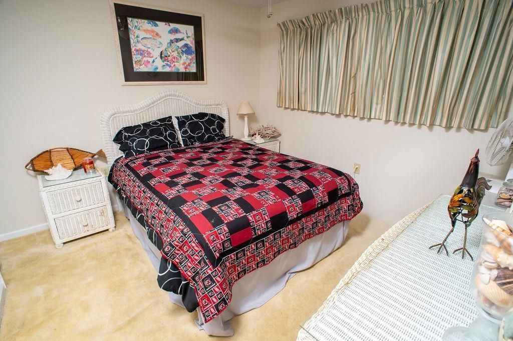 1025 Plantation Dr. Photo 16