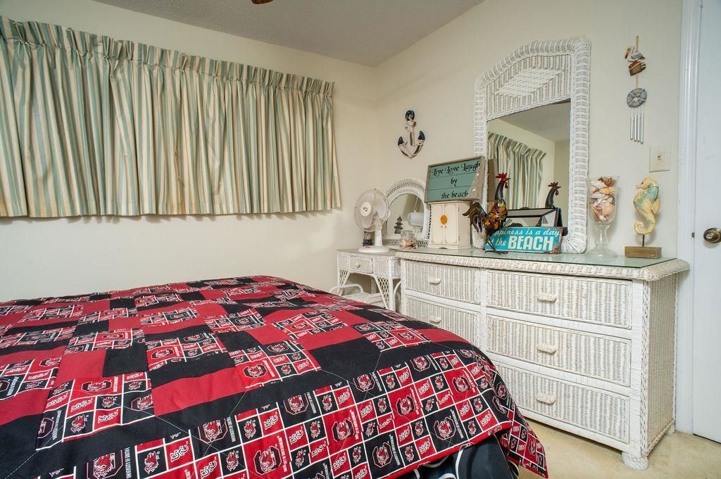 1025 Plantation Dr. Photo 17