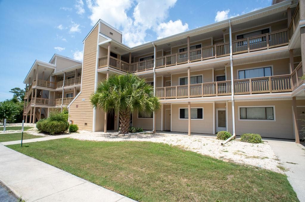 1025 Plantation Dr. Photo 4