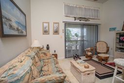 1025 Plantation Dr. photo 4