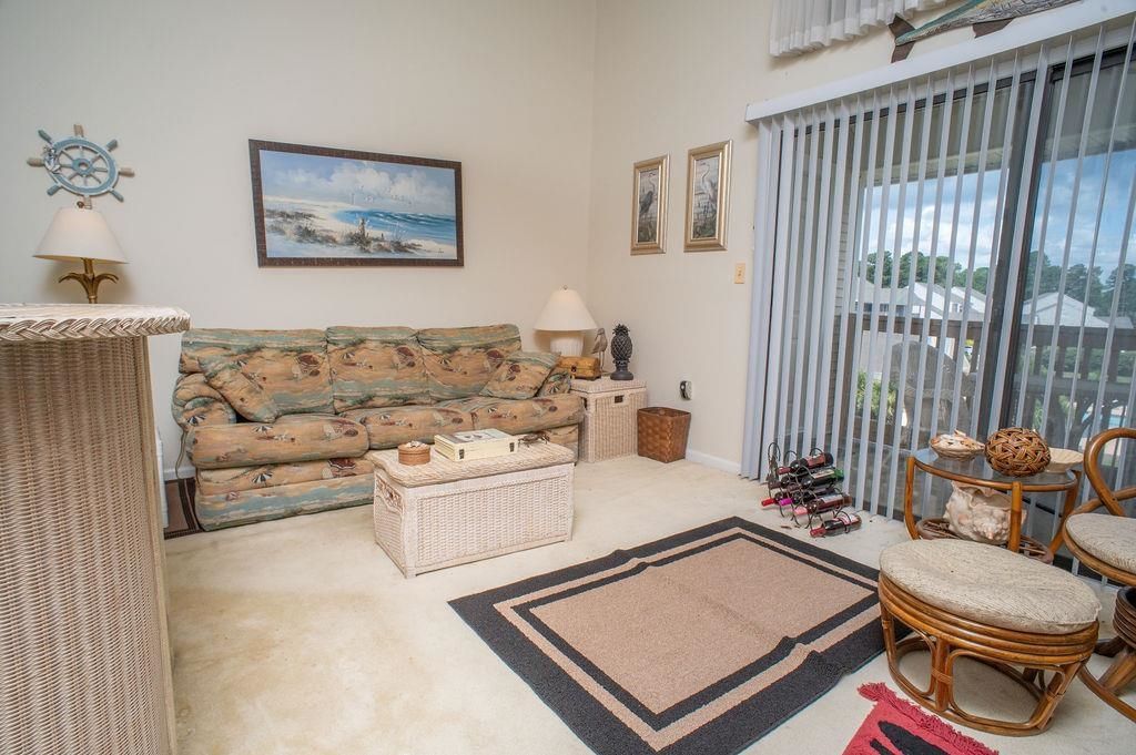 1025 Plantation Dr. Photo 7