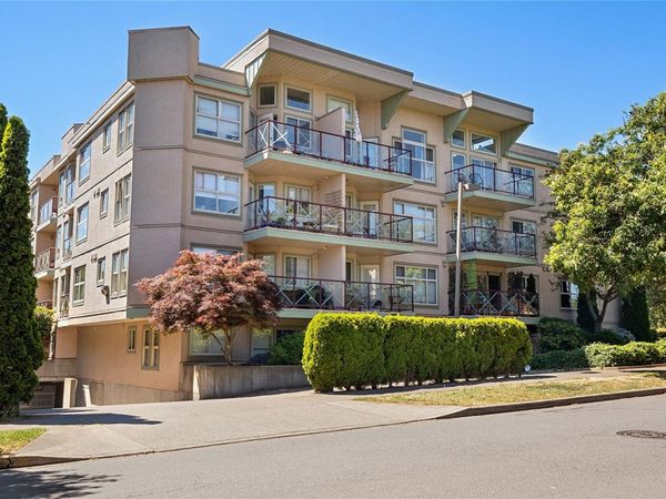 2560 Wark St , Unit #104, Victoria, BC V8T 4G8