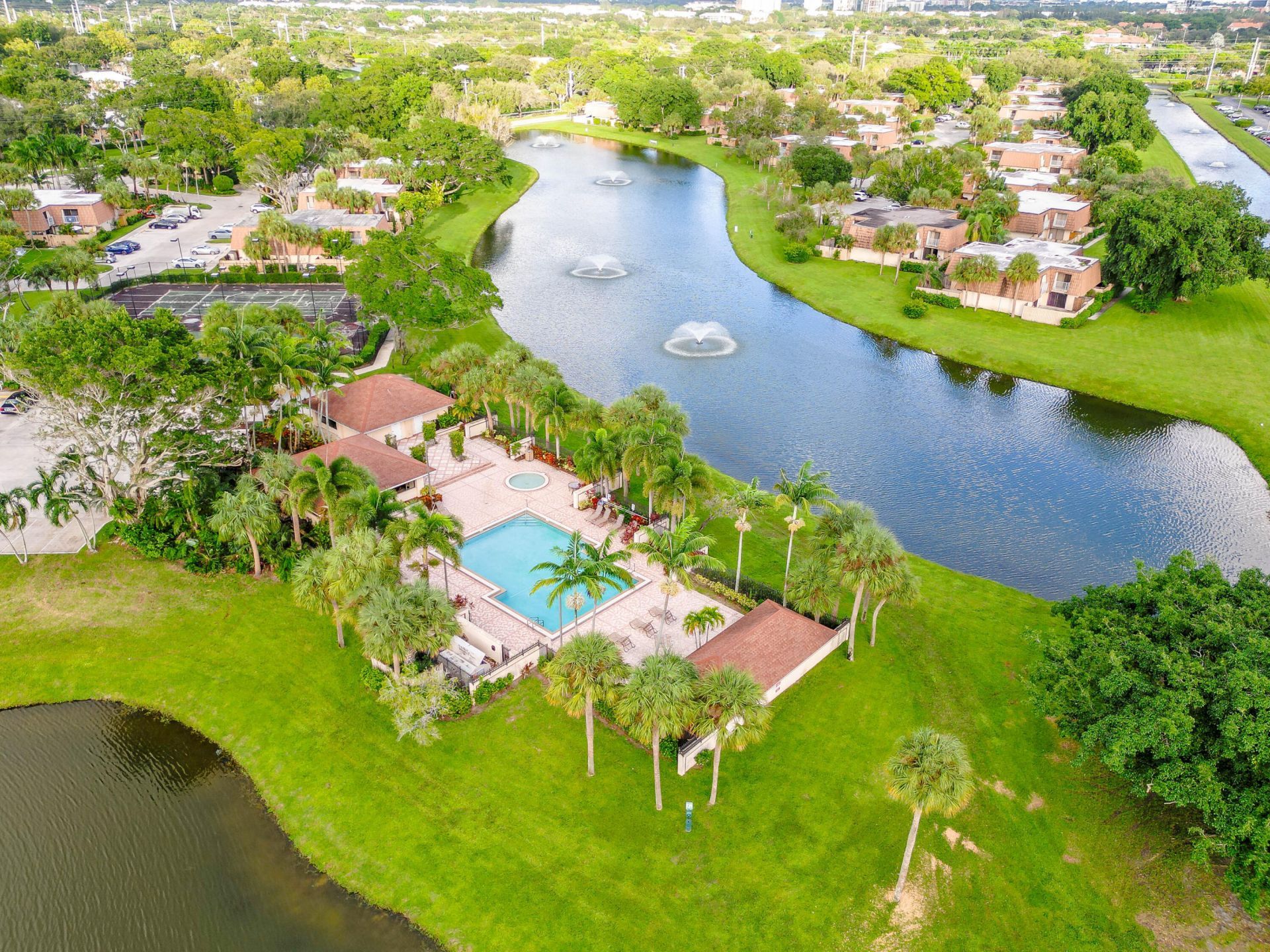 865 Blue Ridge Circle, West Palm Beach, FL 33409 Photo