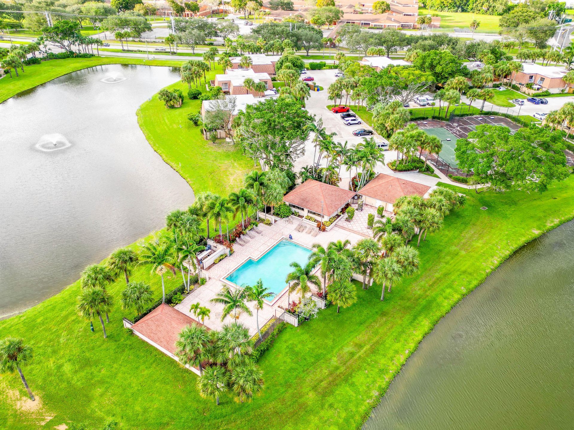 865 Blue Ridge Circle, West Palm Beach, FL 33409 Photo