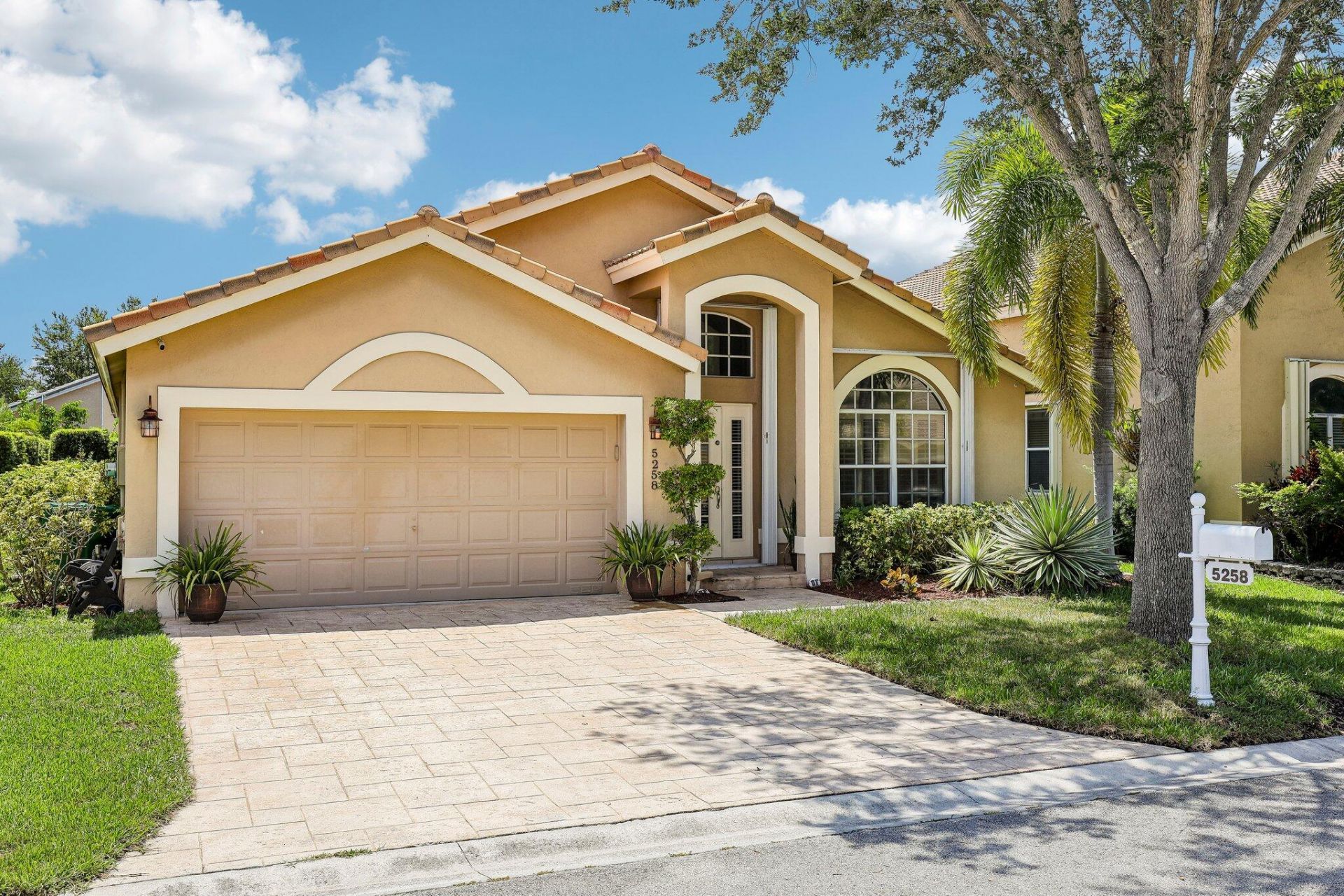 5258 NW 112th Terrace, Coral Springs, FL 33076 Photo