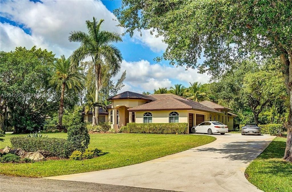 6807 NW 66th Way, Parkland, FL 33067 Photo