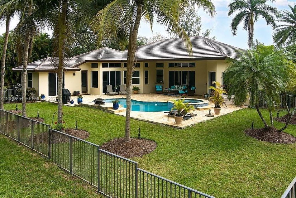 6807 NW 66th Way, Parkland, FL 33067 Photo