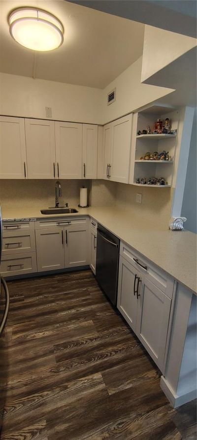 7441 Wayne Ave , Unit 15i, Miami Beach, FL 33141 Photo