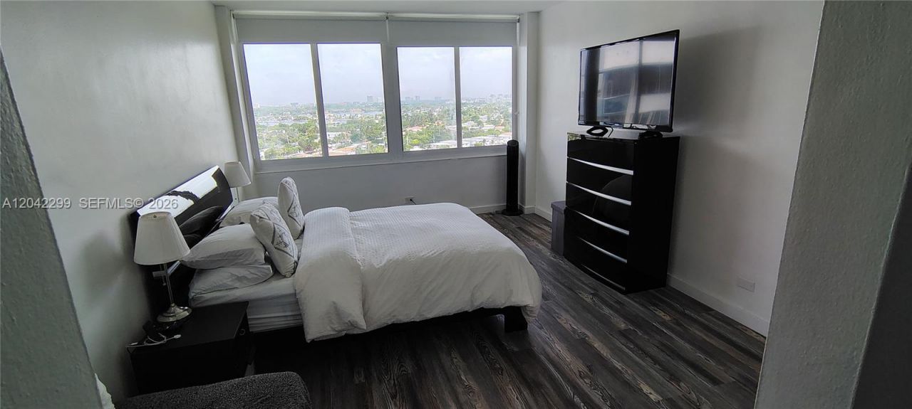 7441 Wayne Ave , Unit 15i, Miami Beach, FL 33141 Photo