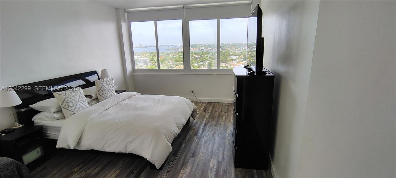 7441 Wayne Ave , Unit 15i, Miami Beach, FL 33141 Photo