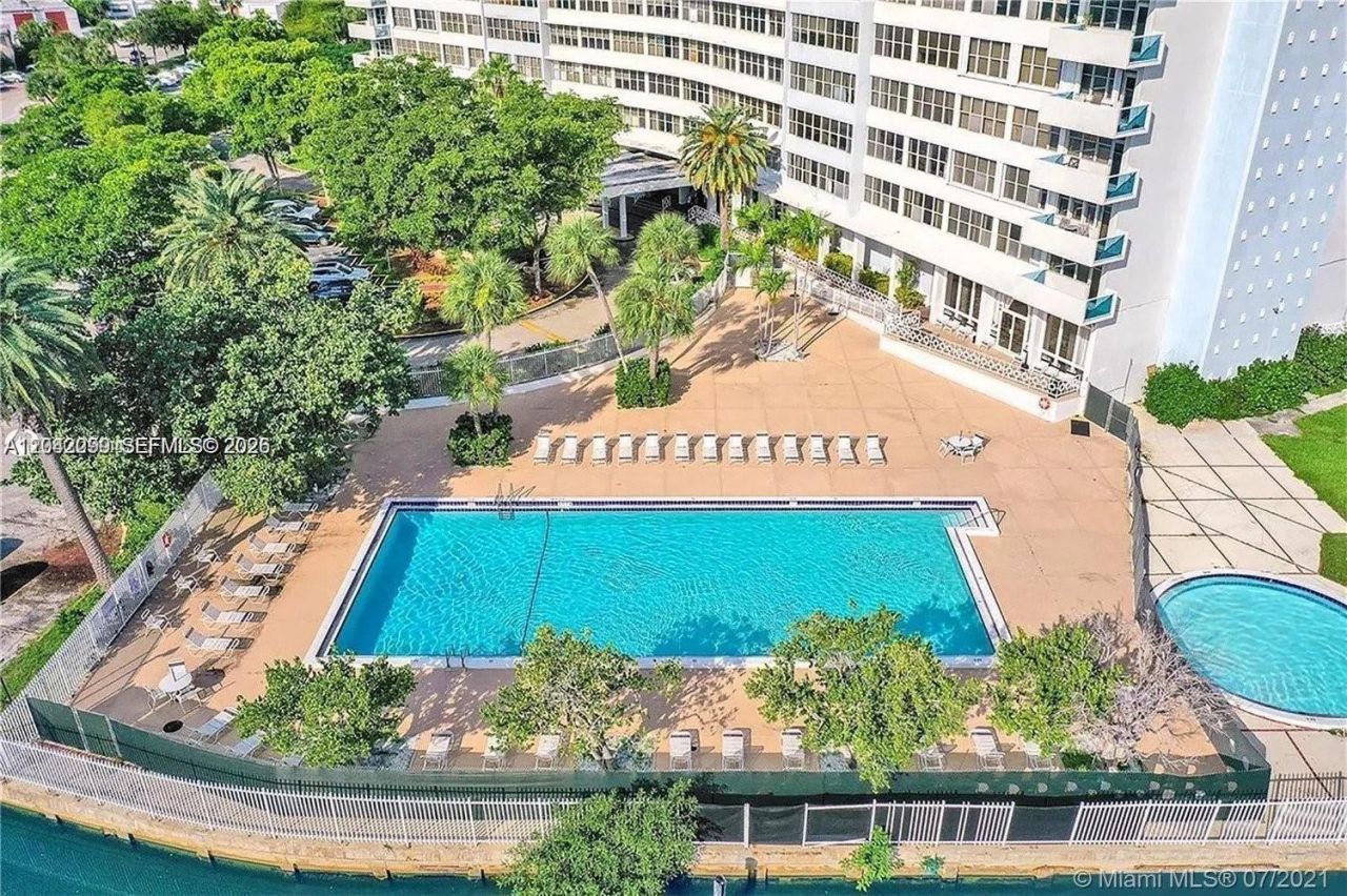 7441 Wayne Ave , Unit 15i, Miami Beach, FL 33141 Photo