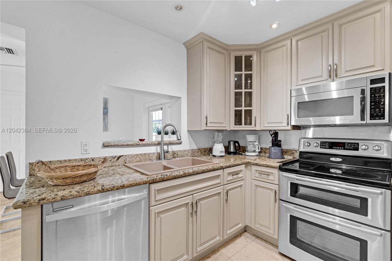 3338 Taft St , Hollywood, FL 33021 Photo