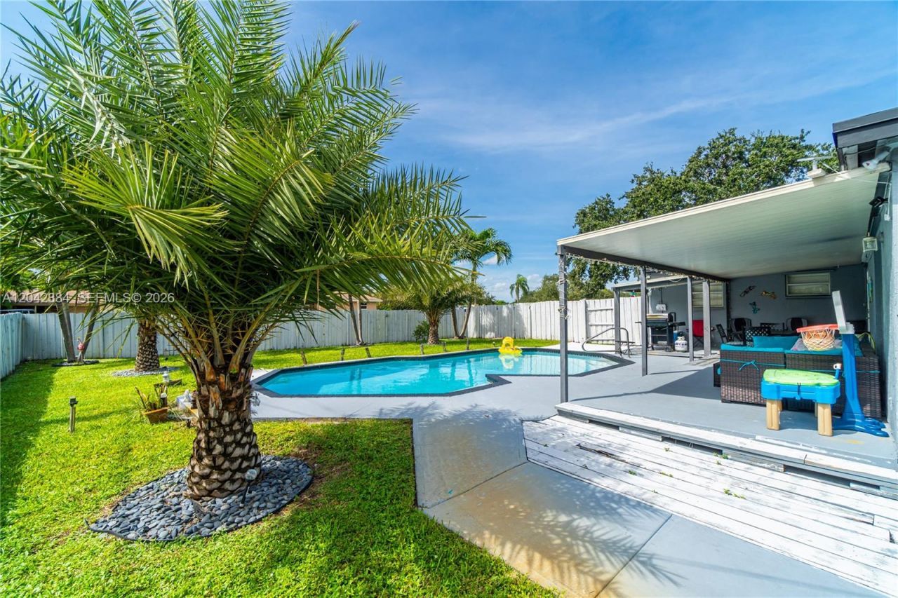 3338 Taft St , Hollywood, FL 33021 Photo