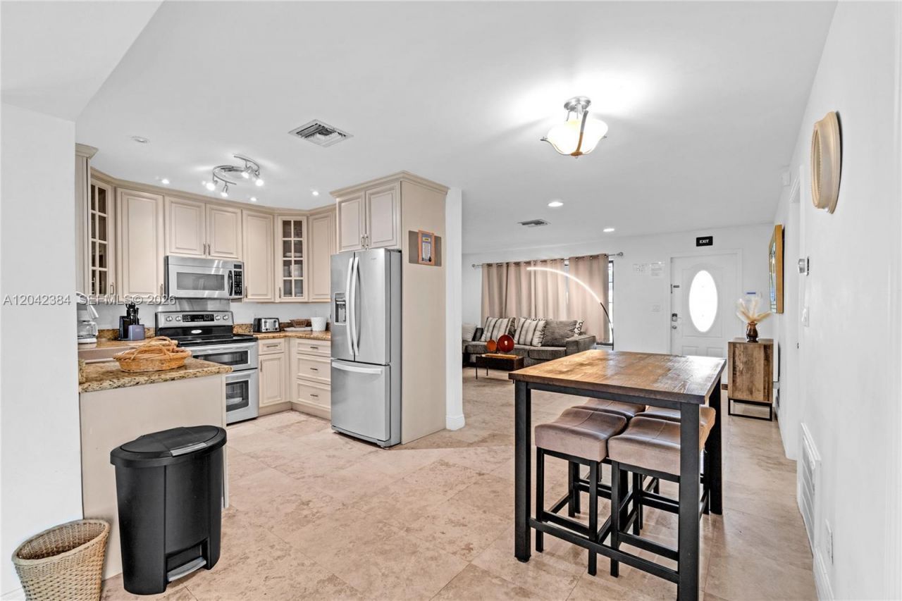 3338 Taft St , Hollywood, FL 33021 Photo