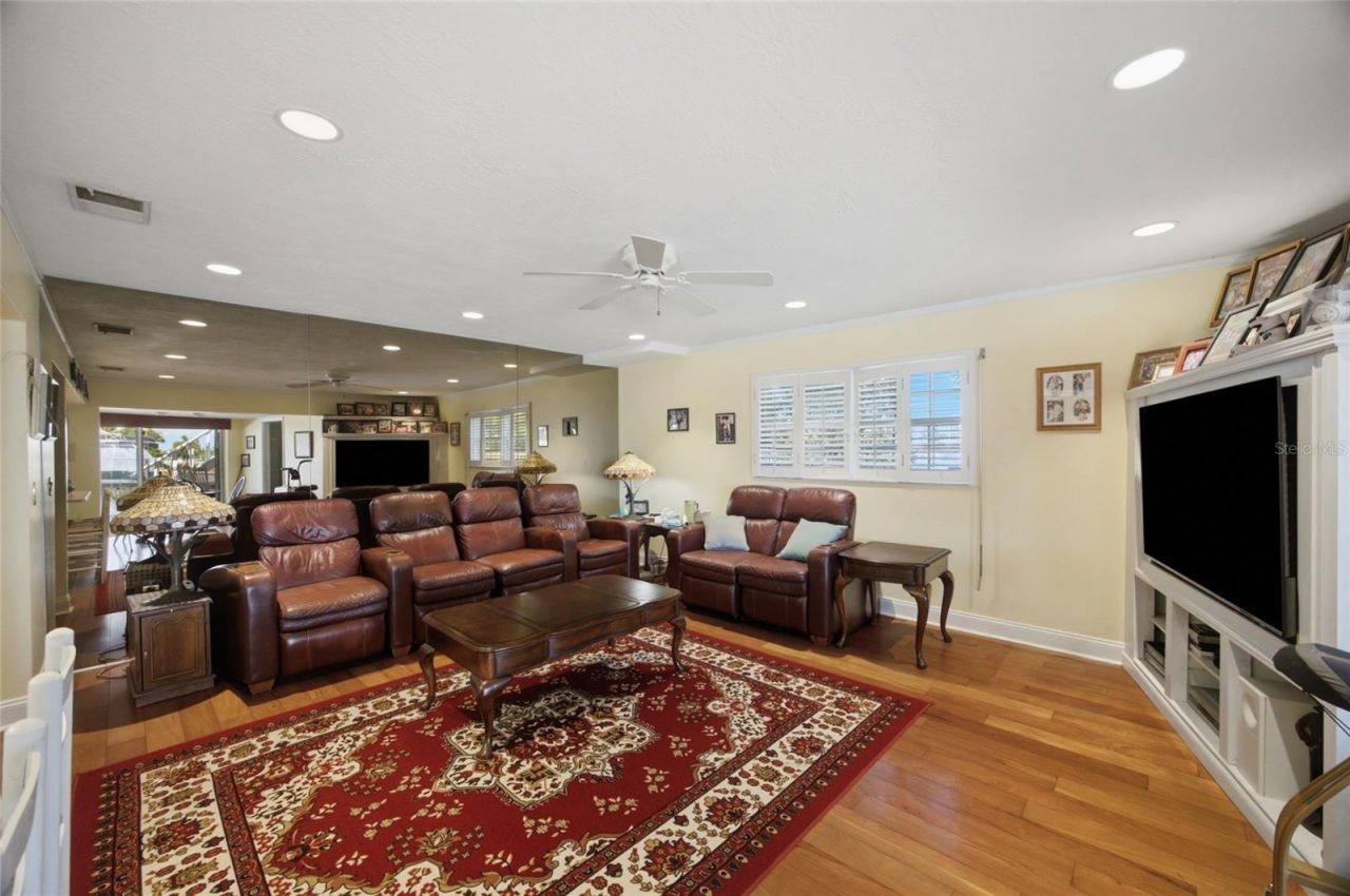 4912 58th Avenue S, Saint Petersburg, FL 33715 Photo