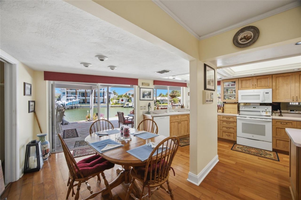 4912 58th Avenue S, Saint Petersburg, FL 33715 Photo
