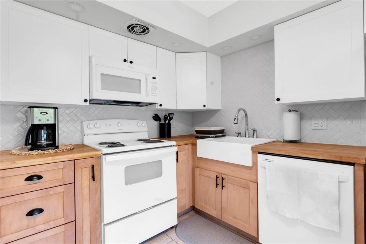 2461 Rhodesian Drive , Unit 45, Clearwater, FL 33763 Photo