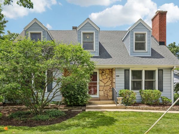 500 W Saint Charles Road , Lombard, IL 60148