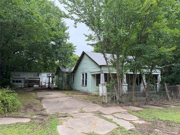 315 W 5th Street , Hominy, OK 74035