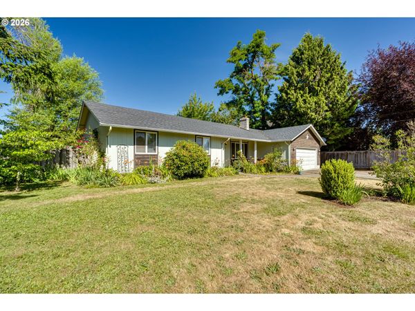 25246 E BOLTON RD, Veneta, OR 97487