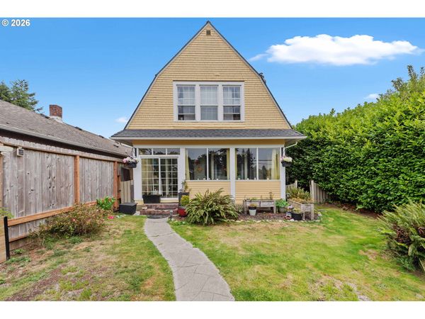 1475 SHERMAN AVE, North Bend, OR 97459