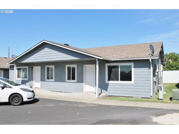 217 NW 8TH AVE, Milton-Freewater, OR 97862