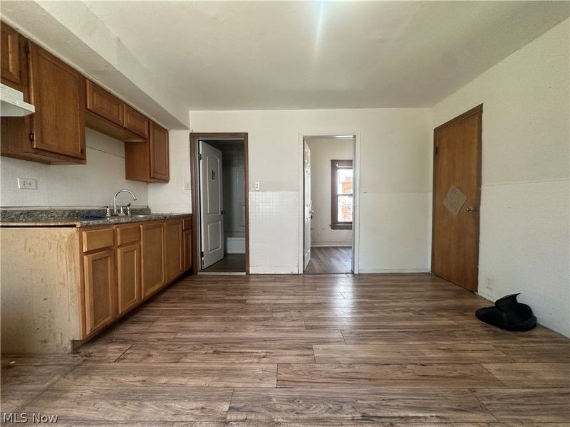 6404 Carl Avenue, Cleveland, OH 44103 Photo 8