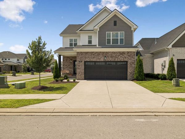 301 Booker Dr , Gallatin, TN 37066