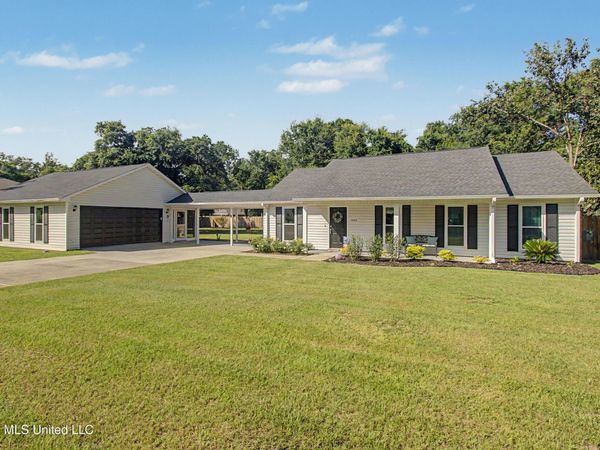1404 Spruce Street, Ocean Springs, MS 39564