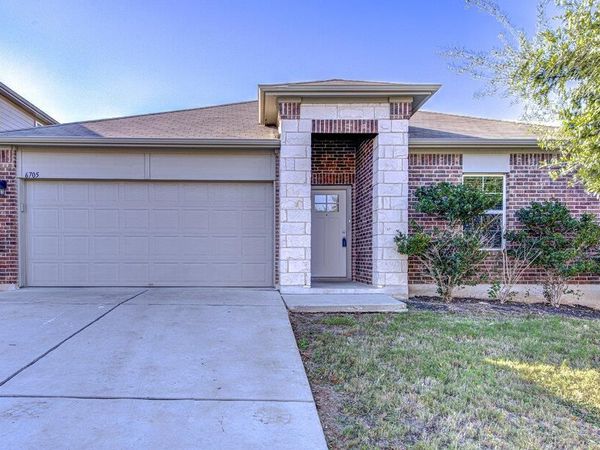 6705 Loretta White LN, Austin, TX 78744
