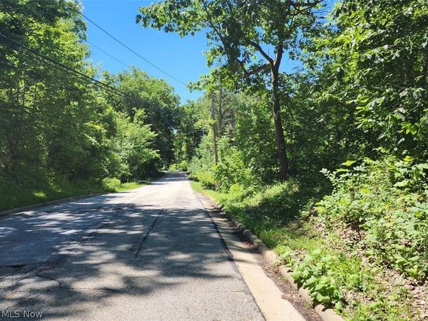9610 Robinson Road , Chardon, OH 44024