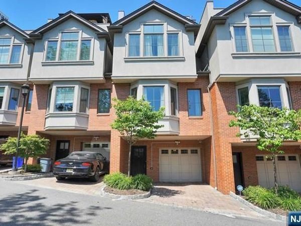 1538 River Road 5, EDGEWATER, NJ 07020