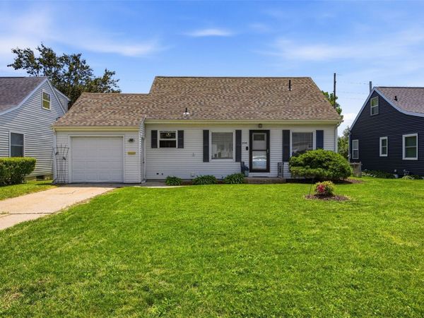 2739 Franklin Avenue NE, Cedar Rapids, IA 52402