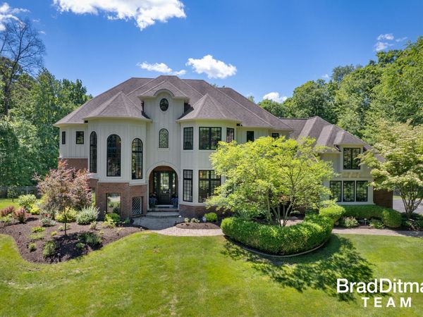 1099 Skyevale NE, Ada, MI 49301