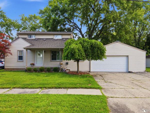 26427 Beaconsfield Avenue, Roseville, MI 48066