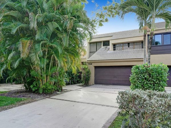 702 Saint Albans Drive, Unit 702, Boca Raton, FL 33486