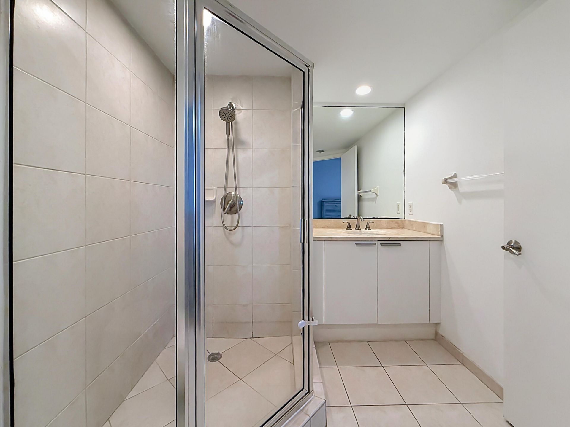 14951 Royal Oaks Lane, Unit 505, North Miami, FL 33181 Photo