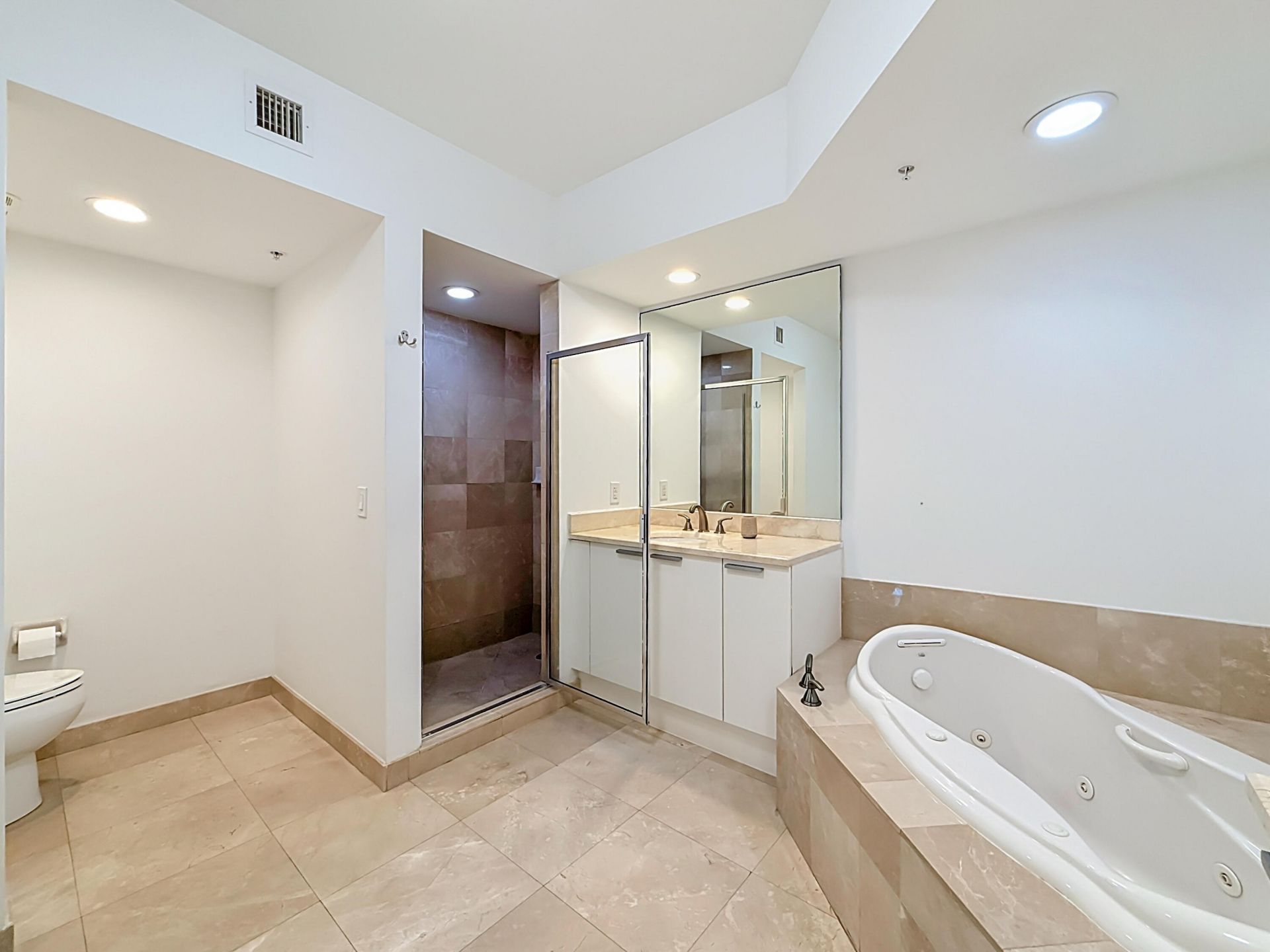 14951 Royal Oaks Lane, Unit 505, North Miami, FL 33181 Photo