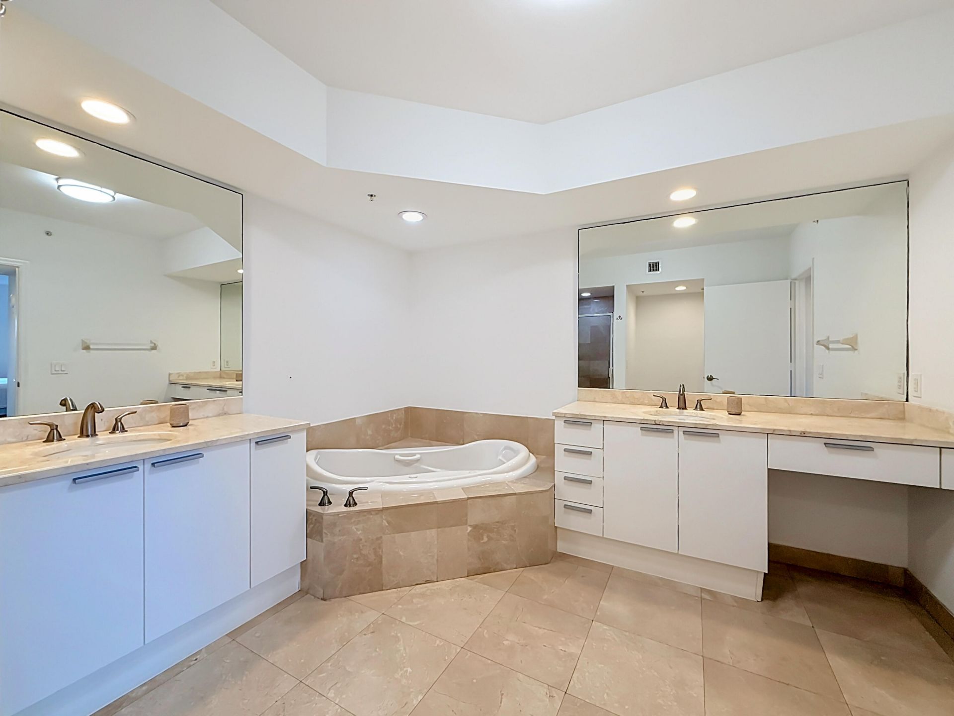 14951 Royal Oaks Lane, Unit 505, North Miami, FL 33181 Photo