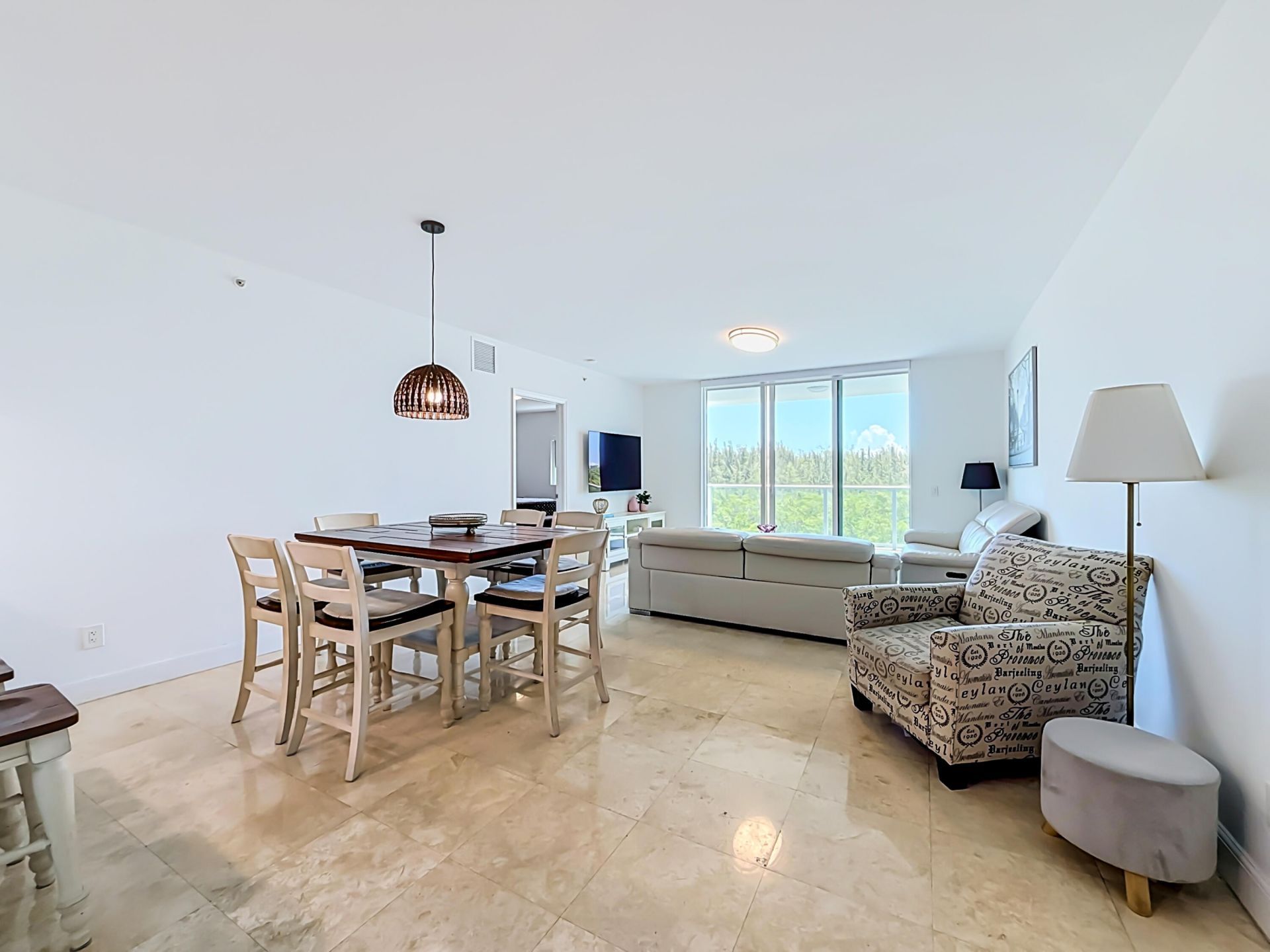 14951 Royal Oaks Lane, Unit 505, North Miami, FL 33181 Photo