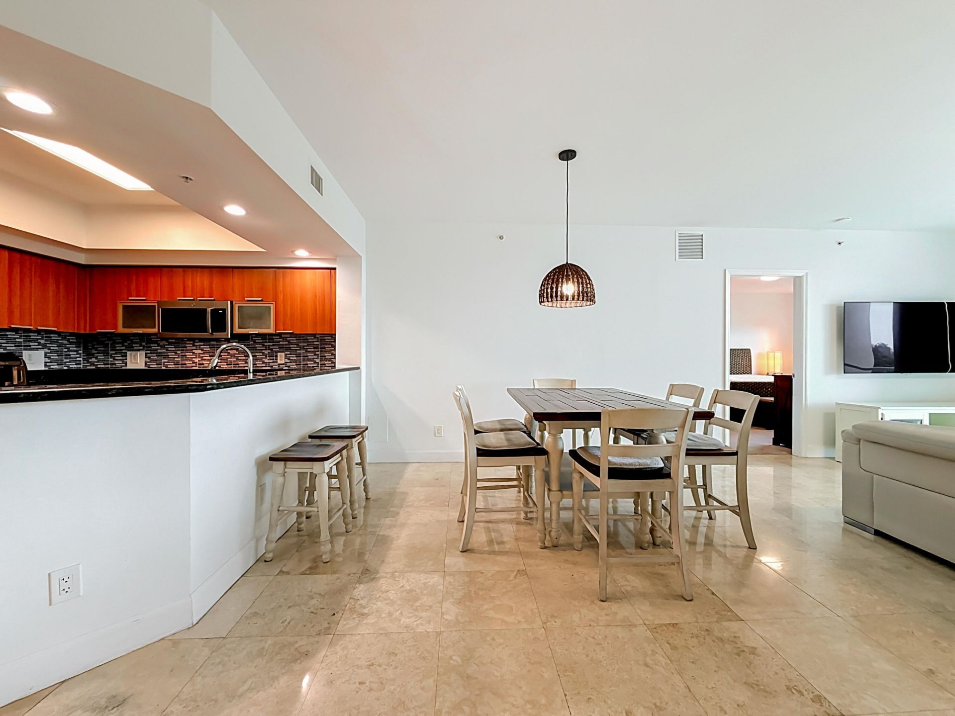 14951 Royal Oaks Lane, Unit 505, North Miami, FL 33181 Photo