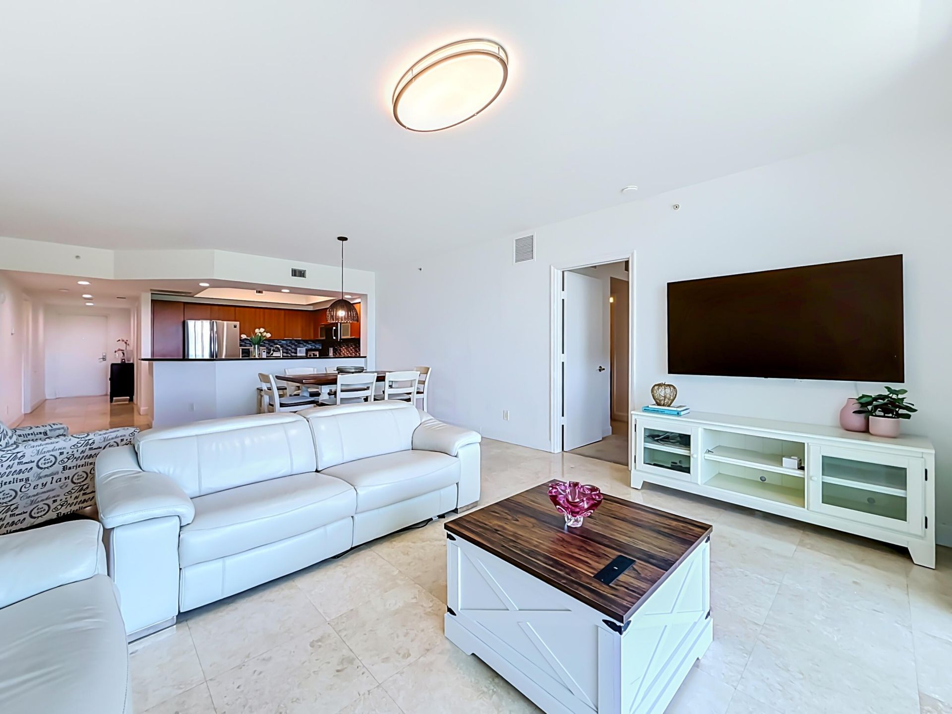 14951 Royal Oaks Lane, Unit 505, North Miami, FL 33181 Photo