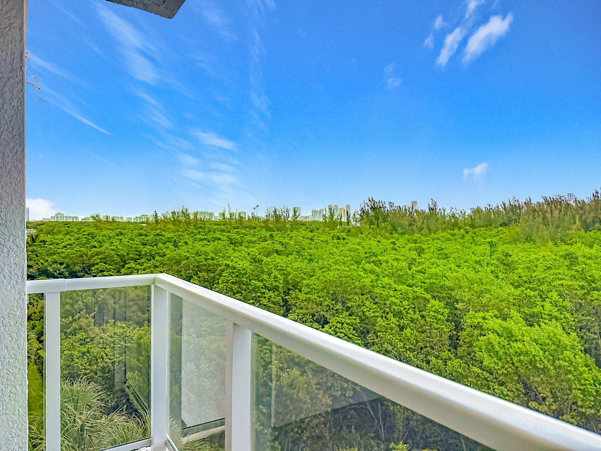 14951 Royal Oaks Lane, Unit 505, North Miami, FL 33181 Photo