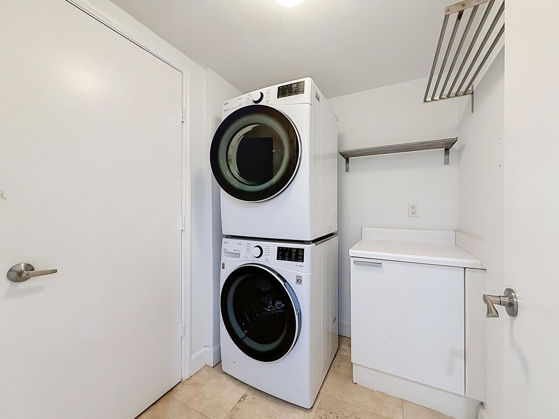 14951 Royal Oaks Lane, Unit 505, North Miami, FL 33181 Photo