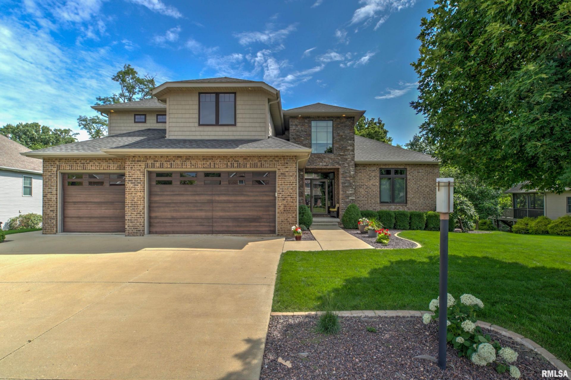 918 S Copperpoint Drive, Dunlap, IL 61525 Main Photo