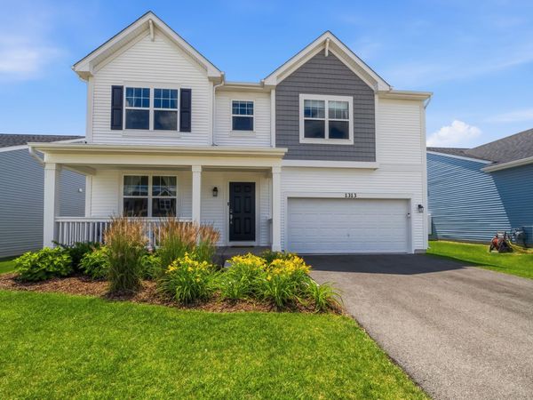 1313 Marston Street , South Elgin, IL 60177