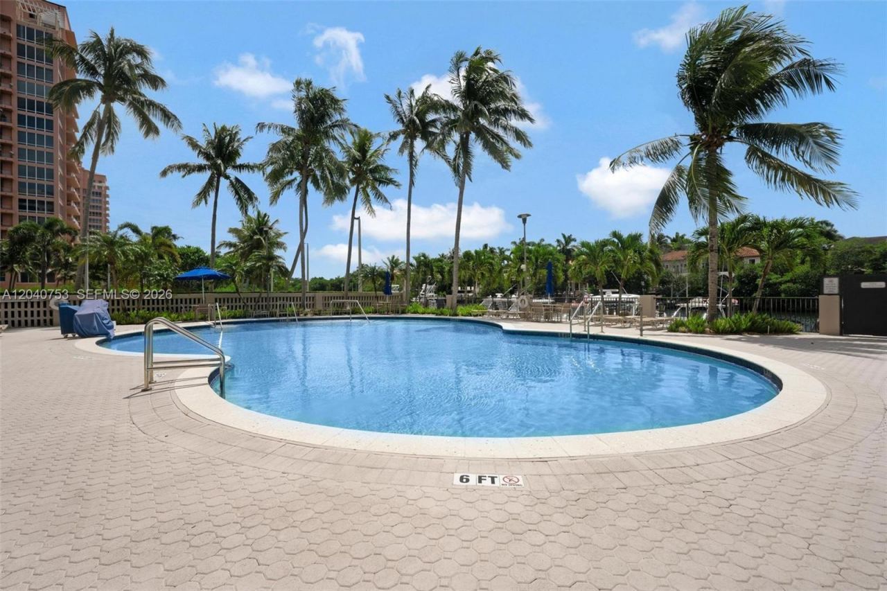 90 Edgewater Dr , Unit PH03, Coral Gables, FL 33133 Photo